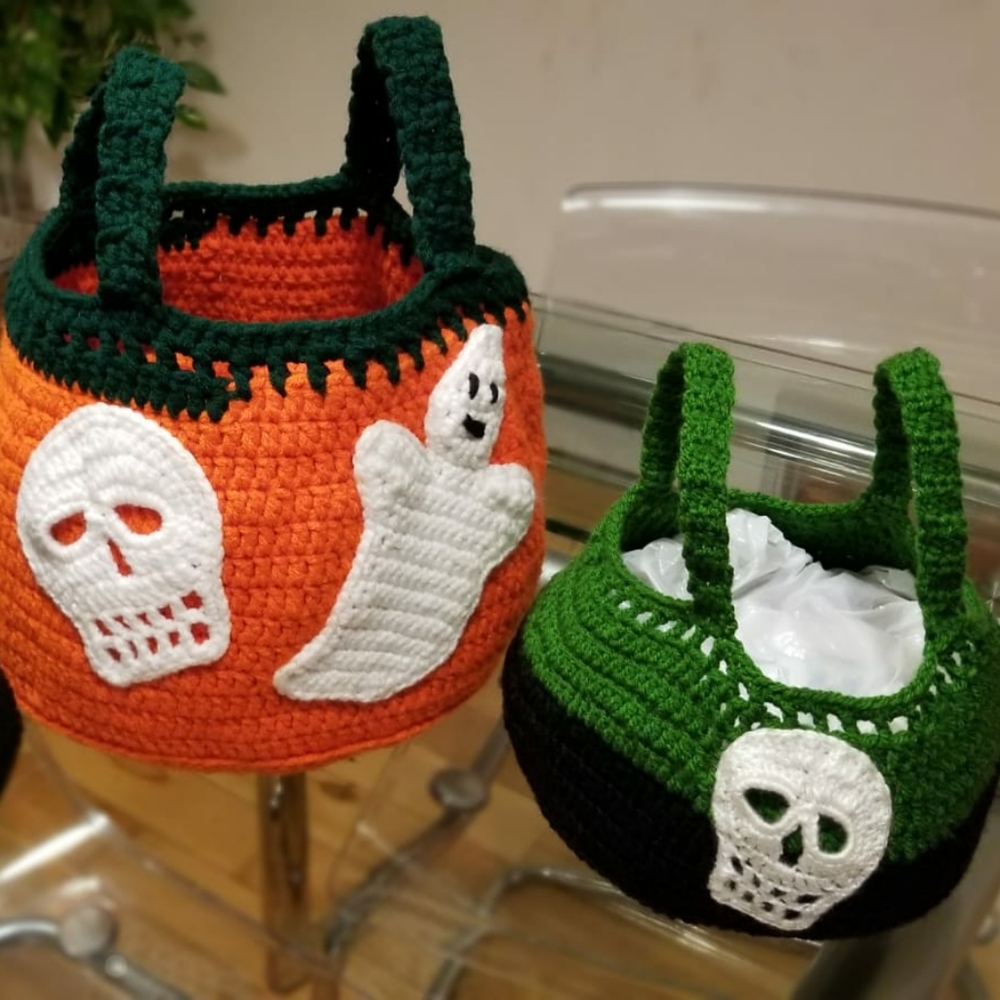 Sac a bonbons tricotés a la main